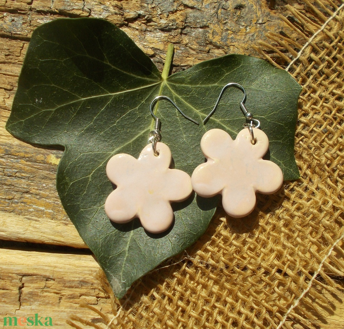 Virág fülbevaló - ékszer - fülbevaló - lógó fülbevaló - Meska.hu