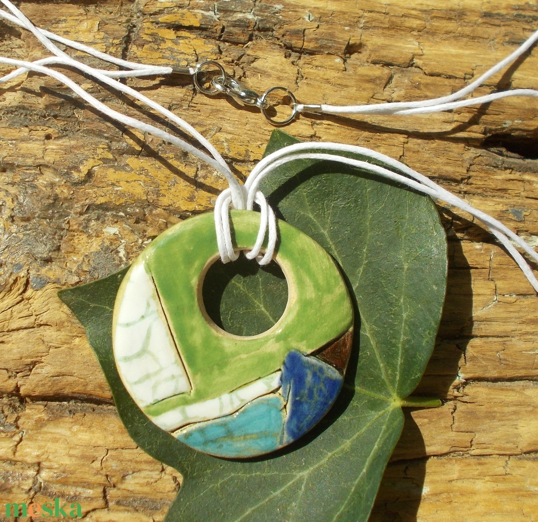 Színes nyaklánc - ékszer - nyaklánc - medálos nyaklánc - Meska.hu