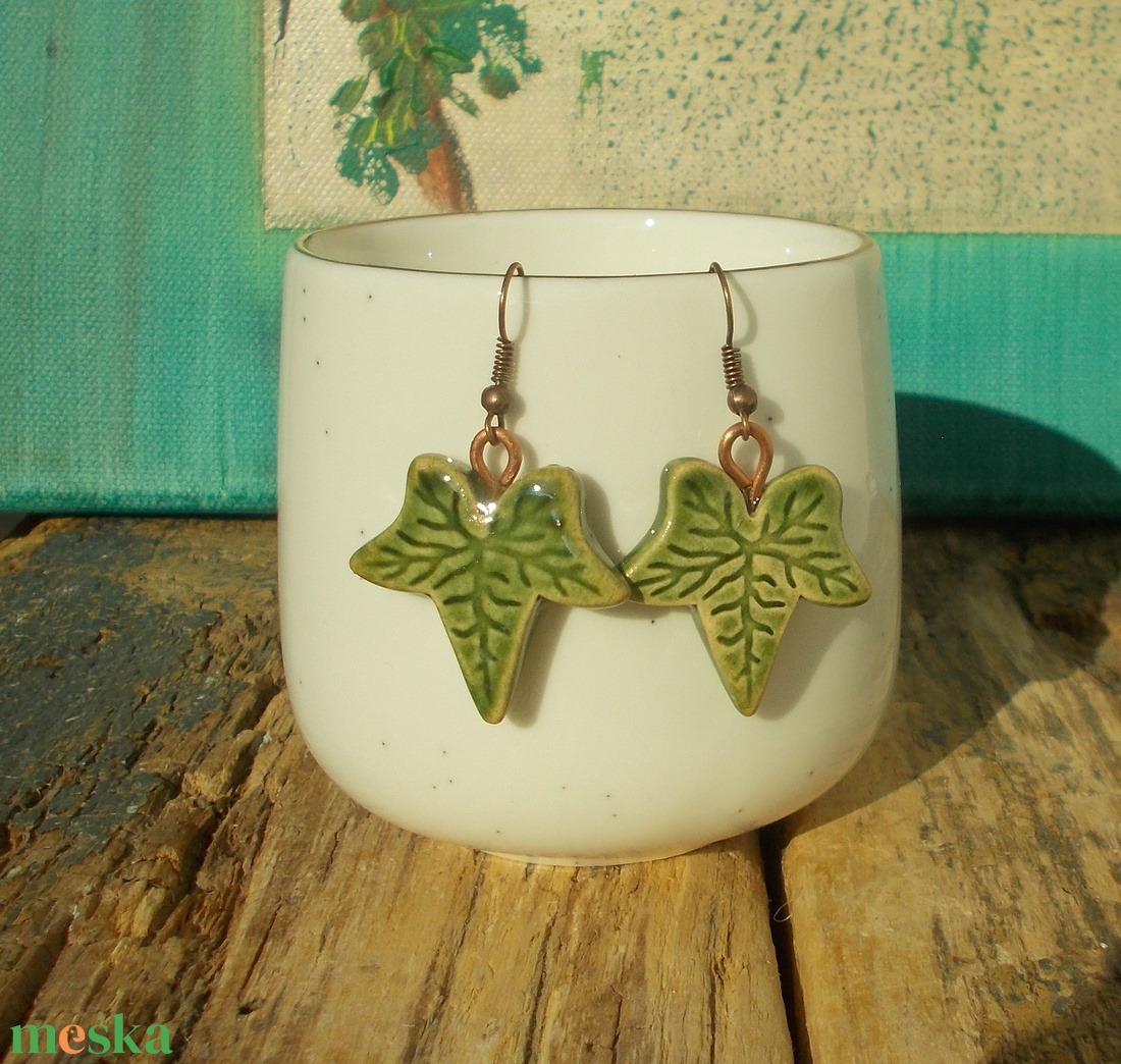 Borostyán leveles  fülbevaló - ékszer - fülbevaló - lógó fülbevaló - Meska.hu