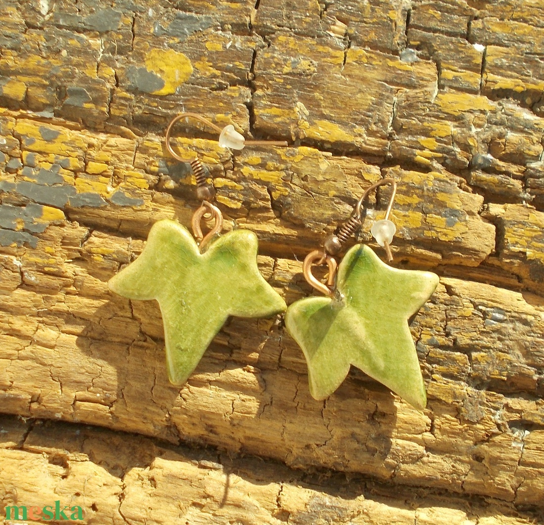 Borostyán leveles  fülbevaló - ékszer - fülbevaló - lógó fülbevaló - Meska.hu