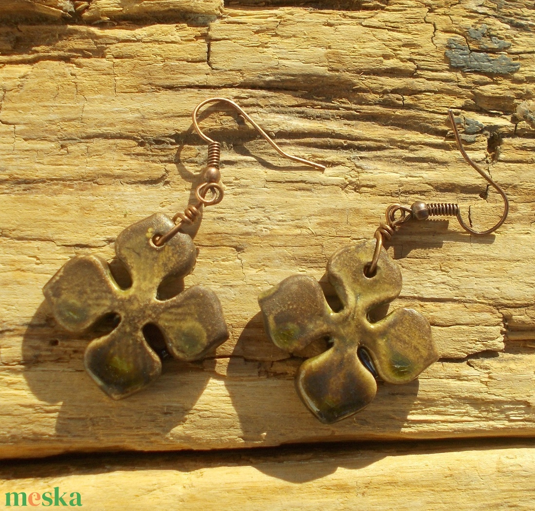 Antikolt zöld fülbevaló - ékszer - fülbevaló - lógó fülbevaló - Meska.hu