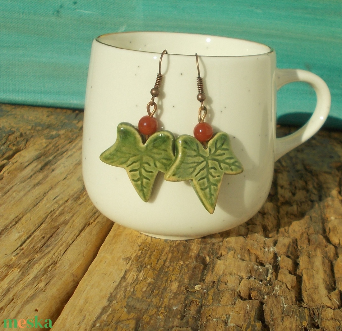 Borostyán leveles  fülbevaló - ékszer - fülbevaló - lógó fülbevaló - Meska.hu