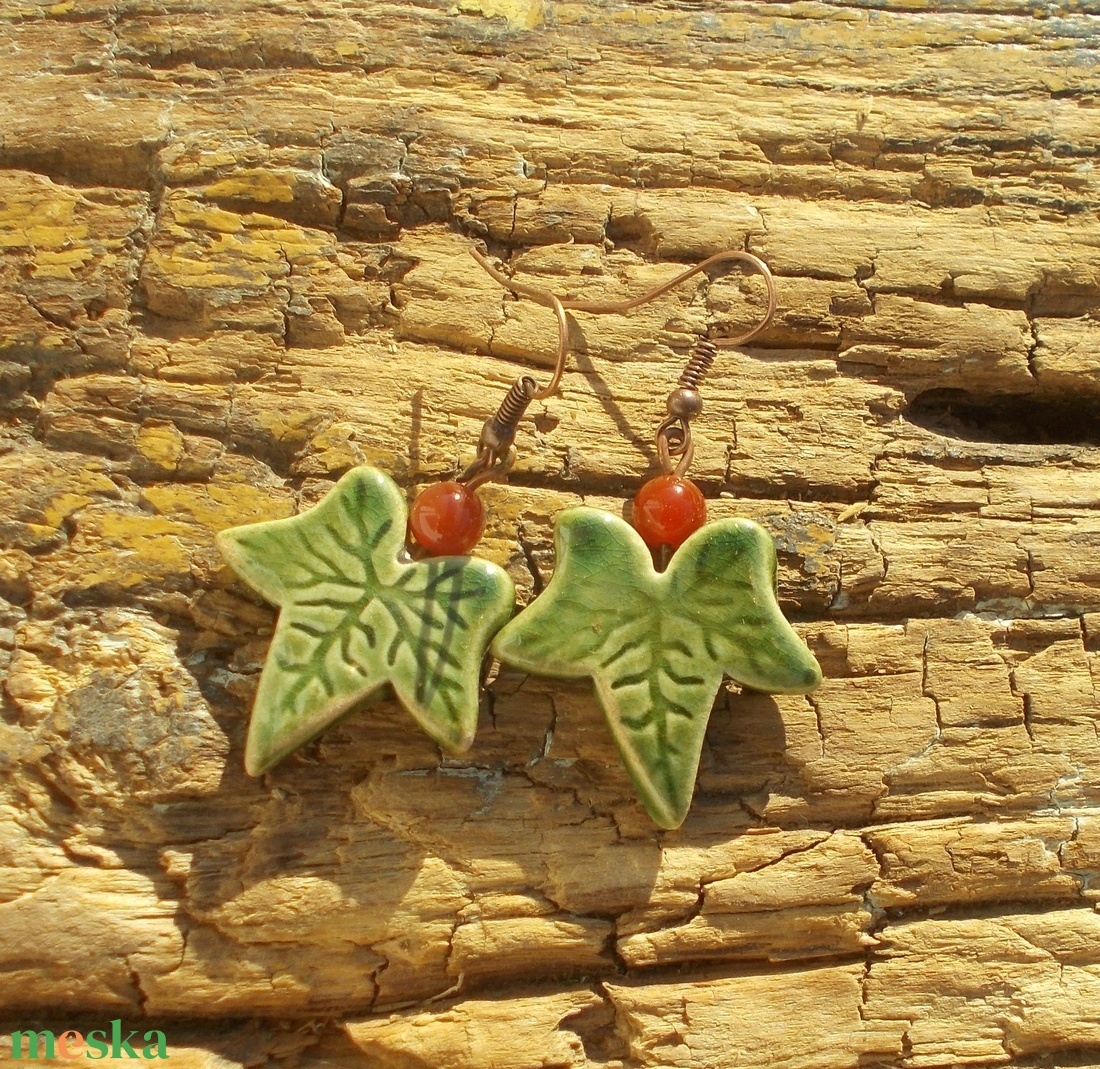 Borostyán leveles  fülbevaló - ékszer - fülbevaló - lógó fülbevaló - Meska.hu