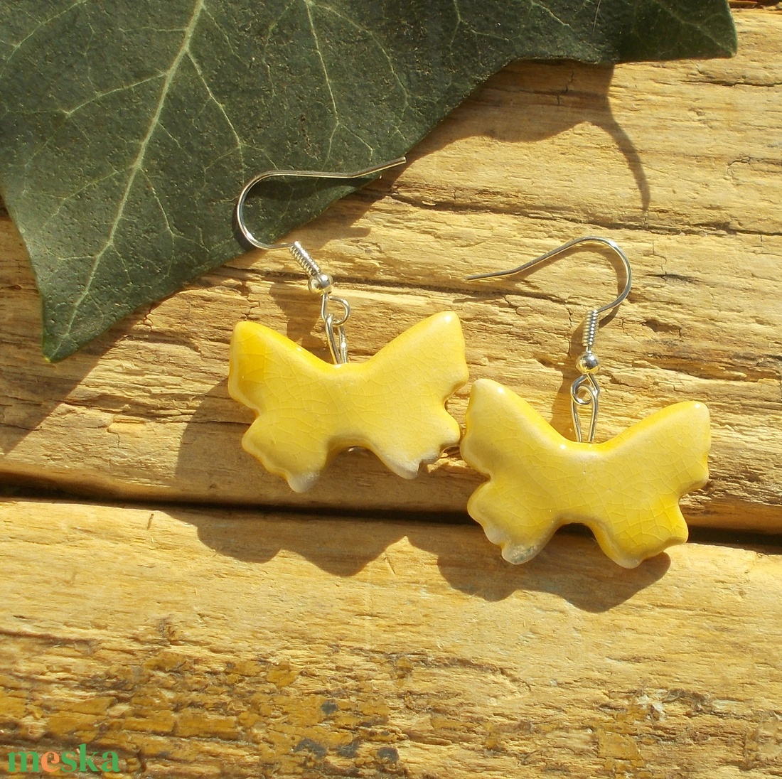 Pillangós fülbevaló - ékszer - fülbevaló - lógó fülbevaló - Meska.hu