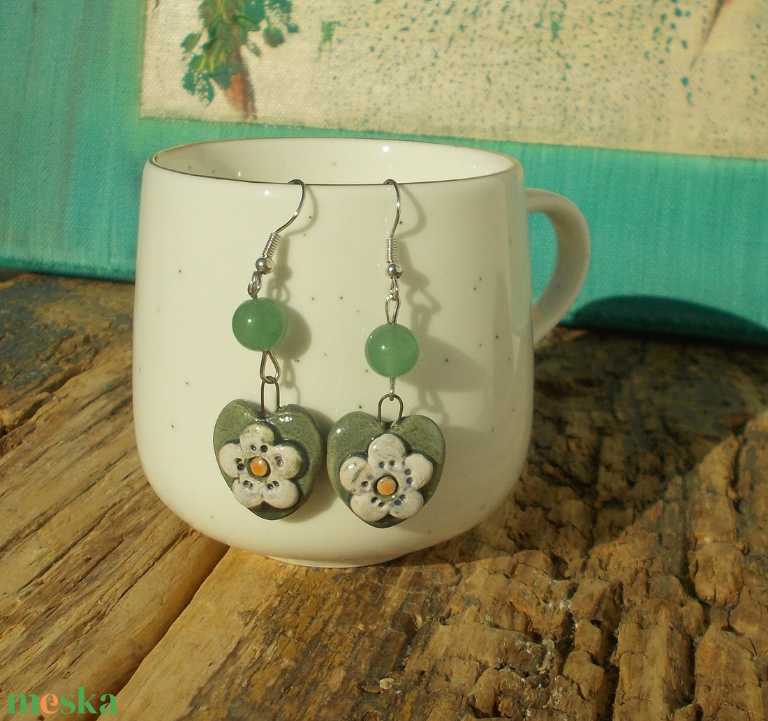 Virágos fülbevaló - ékszer - fülbevaló - lógó fülbevaló - Meska.hu