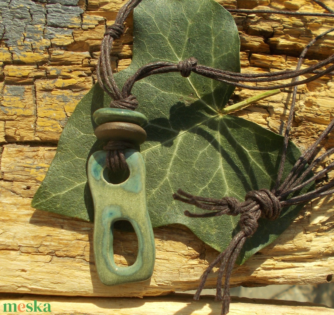 Türkiz-barna nyaklánc - ékszer - nyaklánc - medálos nyaklánc - Meska.hu