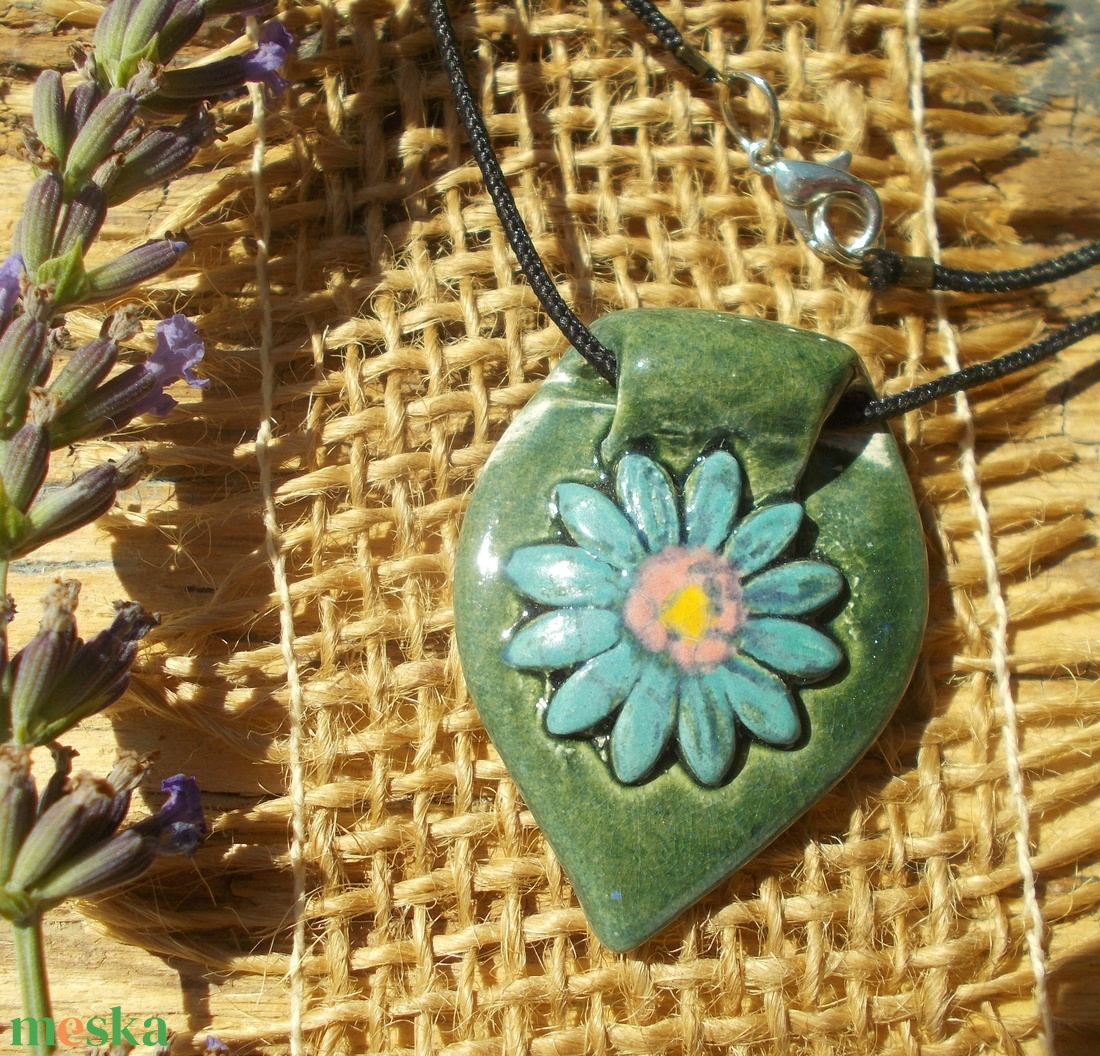 Virágos nyaklánc - ékszer - nyaklánc - medálos nyaklánc - Meska.hu