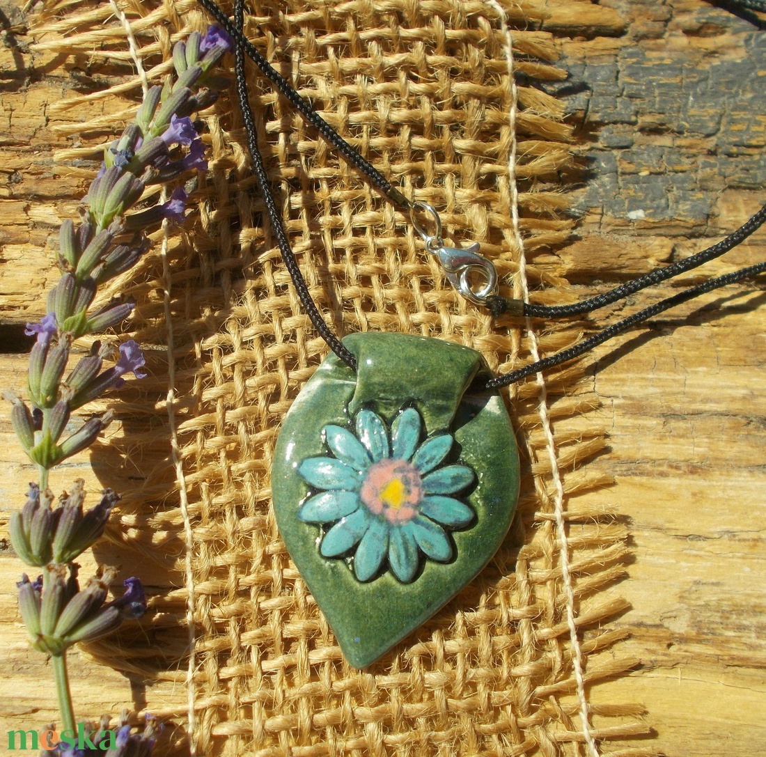 Virágos nyaklánc - ékszer - nyaklánc - medálos nyaklánc - Meska.hu