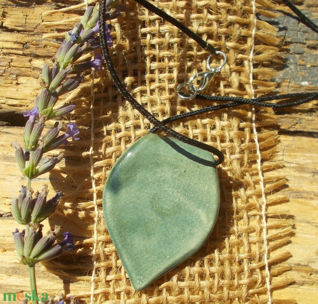 Virágos nyaklánc - ékszer - nyaklánc - medálos nyaklánc - Meska.hu