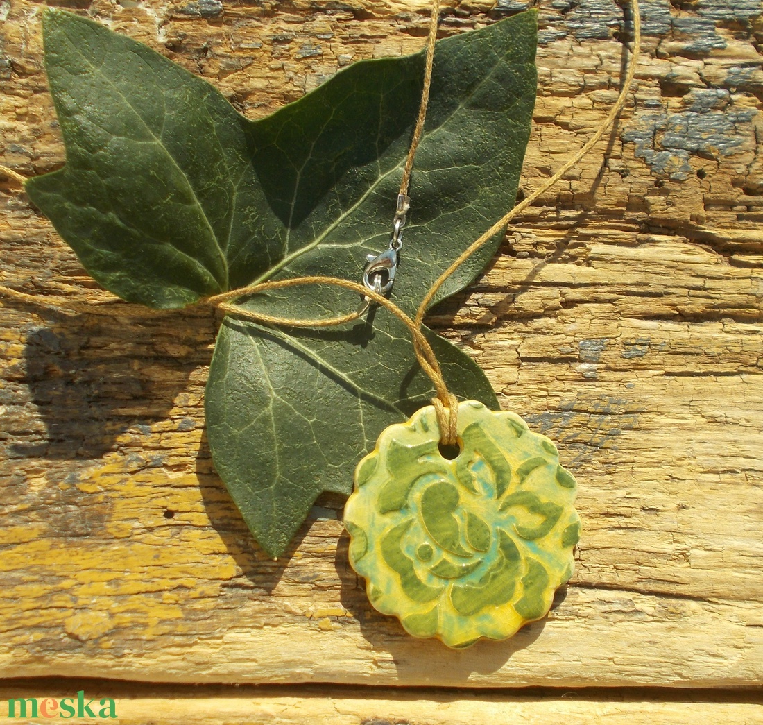 Virágos nyaklánc - ékszer - nyaklánc - medálos nyaklánc - Meska.hu