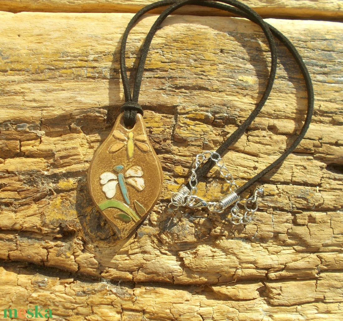 Nyaklánc szitakötővel - ékszer - nyaklánc - medálos nyaklánc - Meska.hu