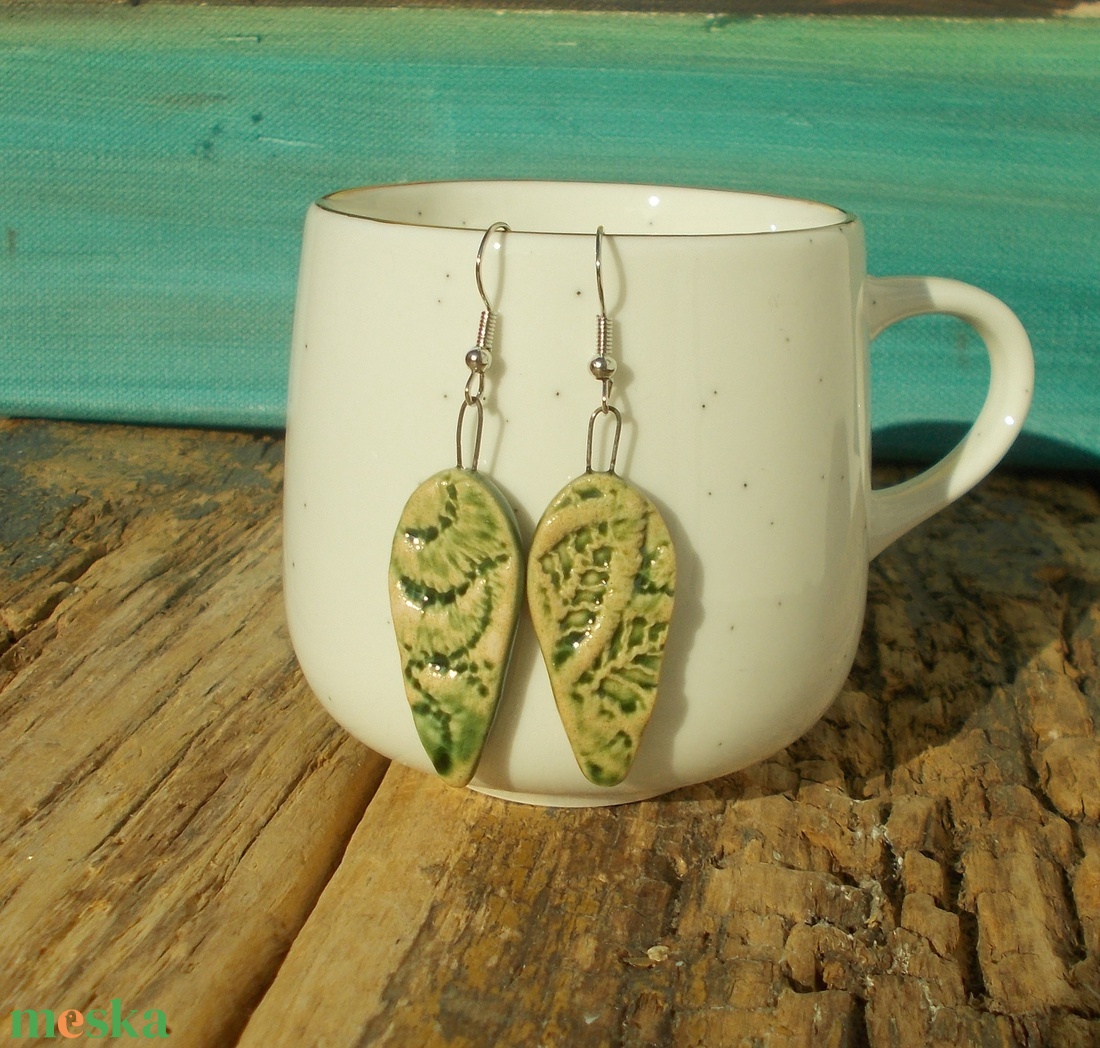 Antikolt zöld fülbevaló - ékszer - fülbevaló - lógó fülbevaló - Meska.hu