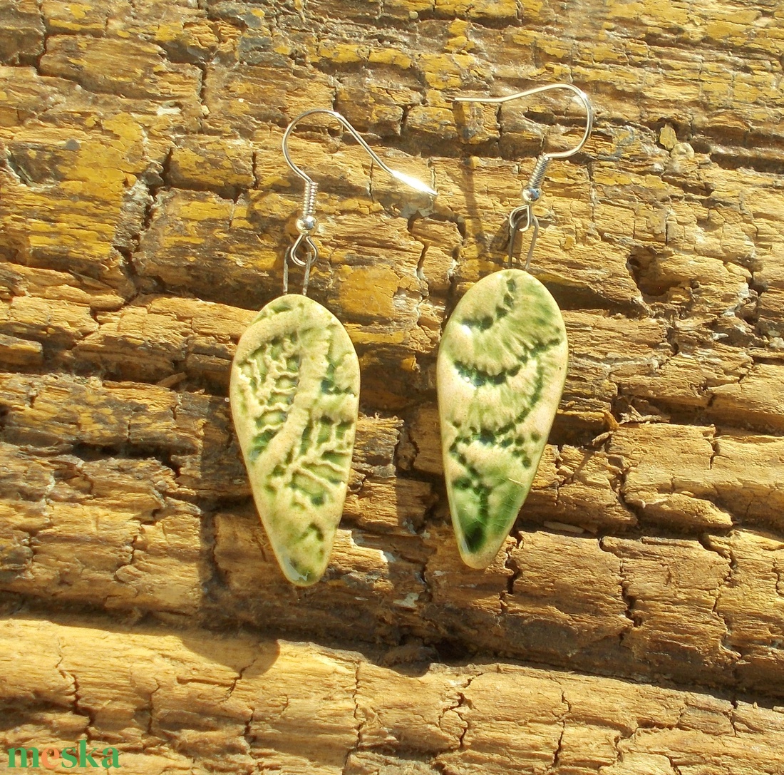 Antikolt zöld fülbevaló - ékszer - fülbevaló - lógó fülbevaló - Meska.hu