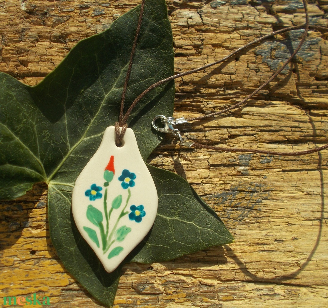 Nyaklánc virágokkal - ékszer - nyaklánc - medálos nyaklánc - Meska.hu