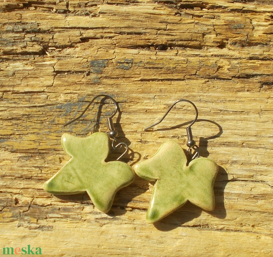 Borostyán leveles  fülbevaló - ékszer - fülbevaló - lógó fülbevaló - Meska.hu