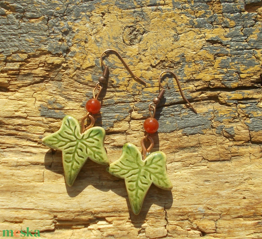 Borostyán leveles  fülbevaló - ékszer - fülbevaló - lógó fülbevaló - Meska.hu