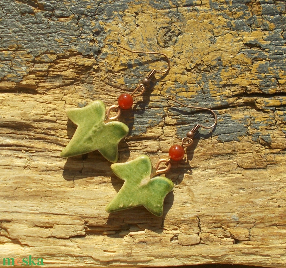 Borostyán leveles  fülbevaló - ékszer - fülbevaló - lógó fülbevaló - Meska.hu