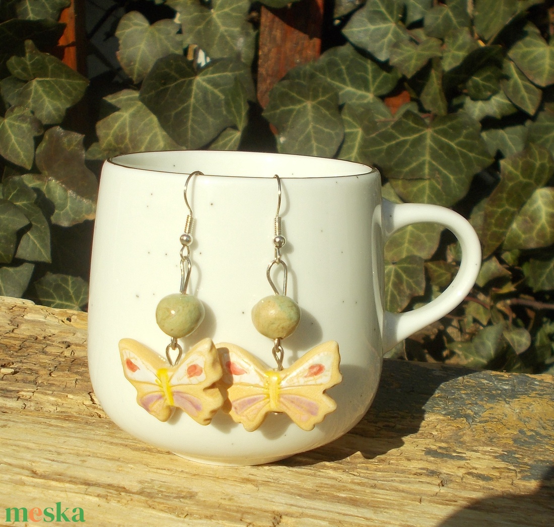 Pillangós fülbevaló - ékszer - fülbevaló - lógó fülbevaló - Meska.hu