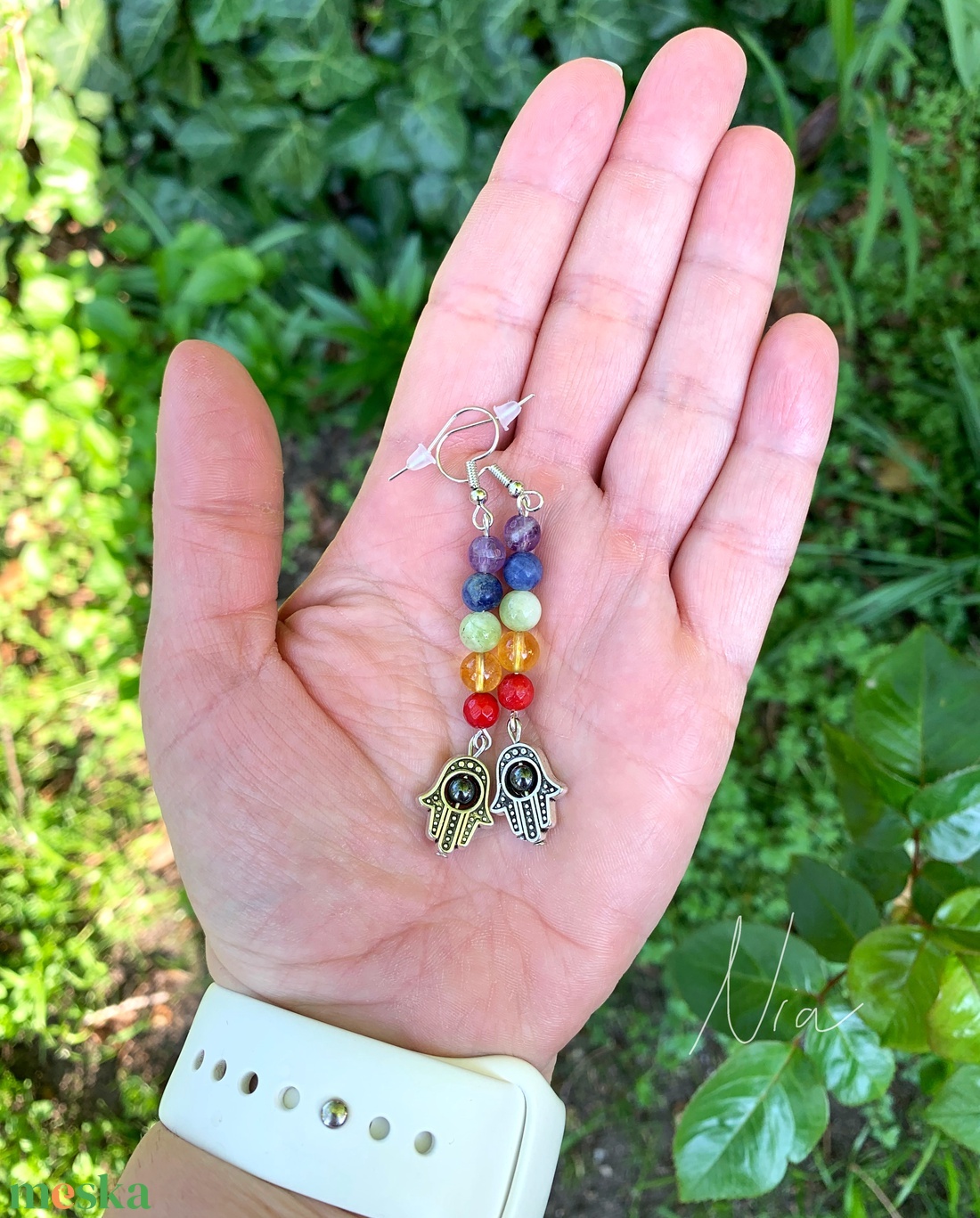 Csakra ásványfülbevaló Hamsa medállal - ékszer - fülbevaló - lógó fülbevaló - Meska.hu Csakra ásványfülbevaló Hamsa medállal - ékszer - fülbevaló - lógó fülbevaló - Meska.hu