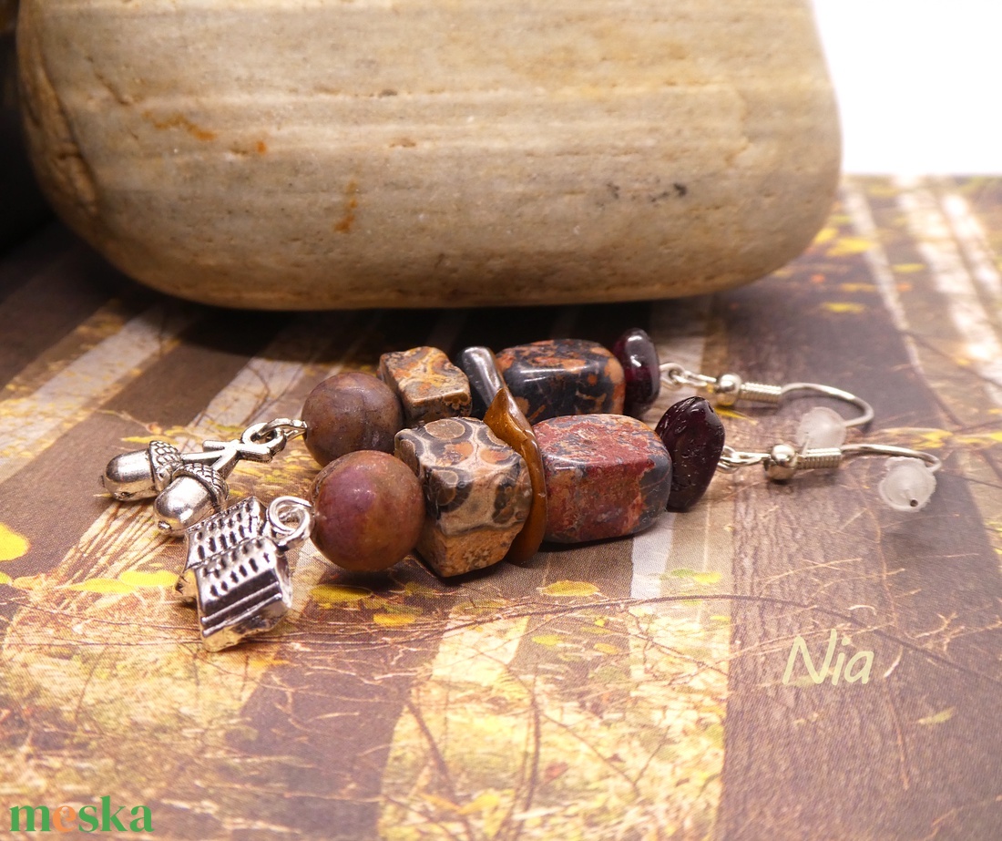 Az öreg tölgy árnyékában - ásványfülbevaló könyv és makk medállal - ékszer - fülbevaló - lógó fülbevaló - Meska.hu