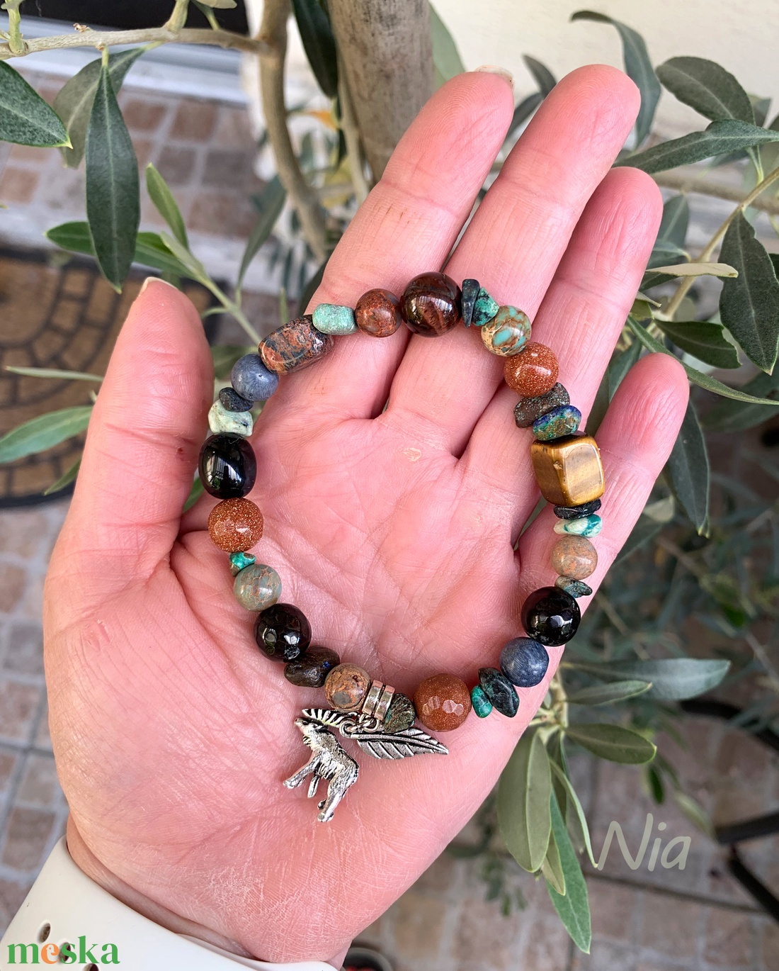 Szarvaslesen - ásványkarkötő szarvas és falevél medállal - ékszer - karkötő - karkötő medállal - Meska.hu