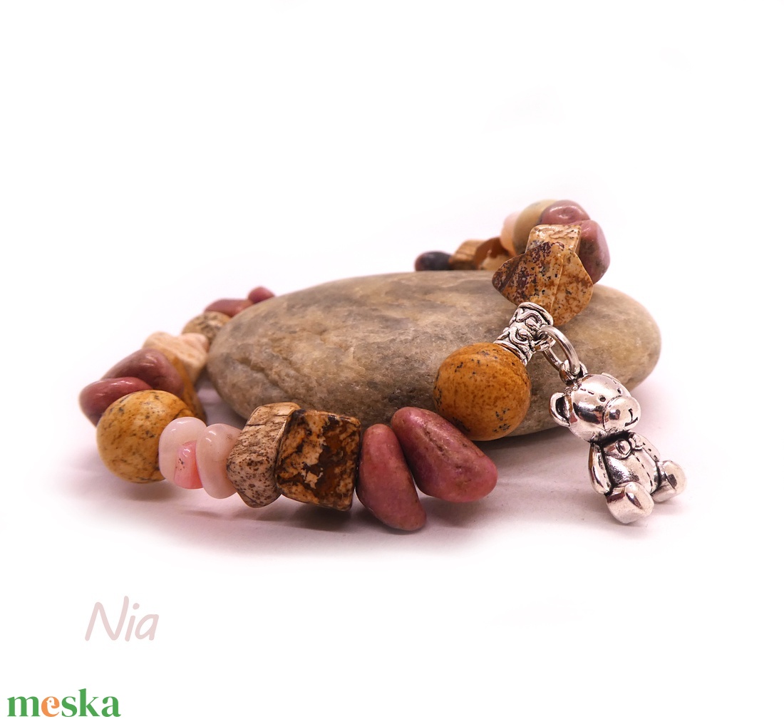 Mackómese - ásványkarkötő maci medállal - ékszer - karkötő - karkötő medállal - Meska.hu