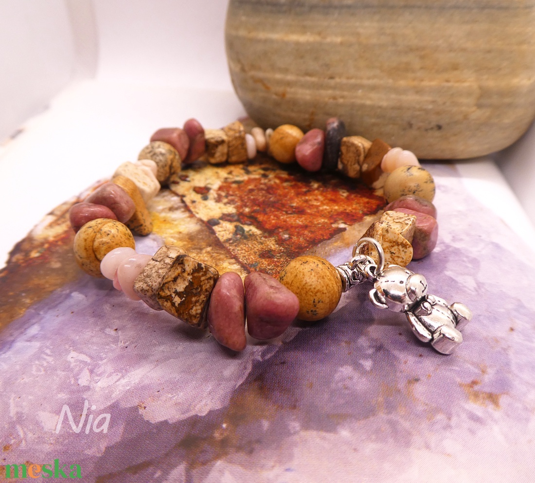 Mackómese - ásványkarkötő maci medállal - ékszer - karkötő - karkötő medállal - Meska.hu