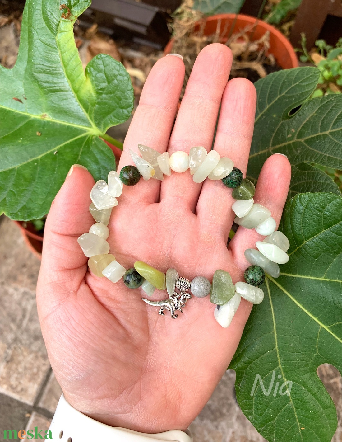 Jura - ásványkarkötő dínó medállal - ékszer - karkötő - karkötő medállal - Meska.hu