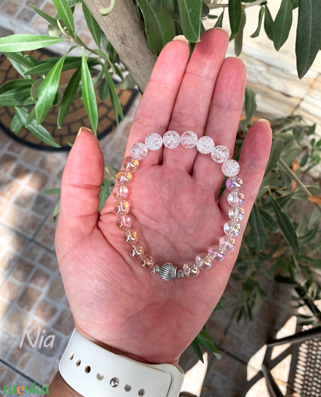 Tengerfény - ásvány és üveggyöngy karkötő kagyló medállal - ékszer - karkötő - karkötő medállal - Meska.hu