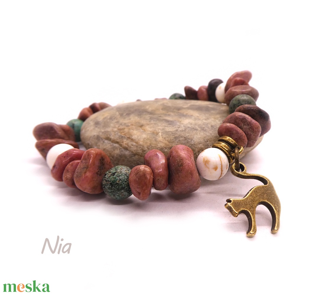 Édes otthon - ásványkarkötő cica medállal - ékszer - karkötő - karkötő medállal - Meska.hu