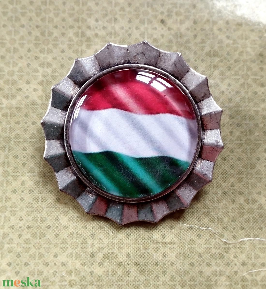 Kokárda kitűző - ékszer - kitűző és bross - kitűző - Meska.hu Kokárda kitűző - ékszer - kitűző és bross - kitűző - Meska.hu