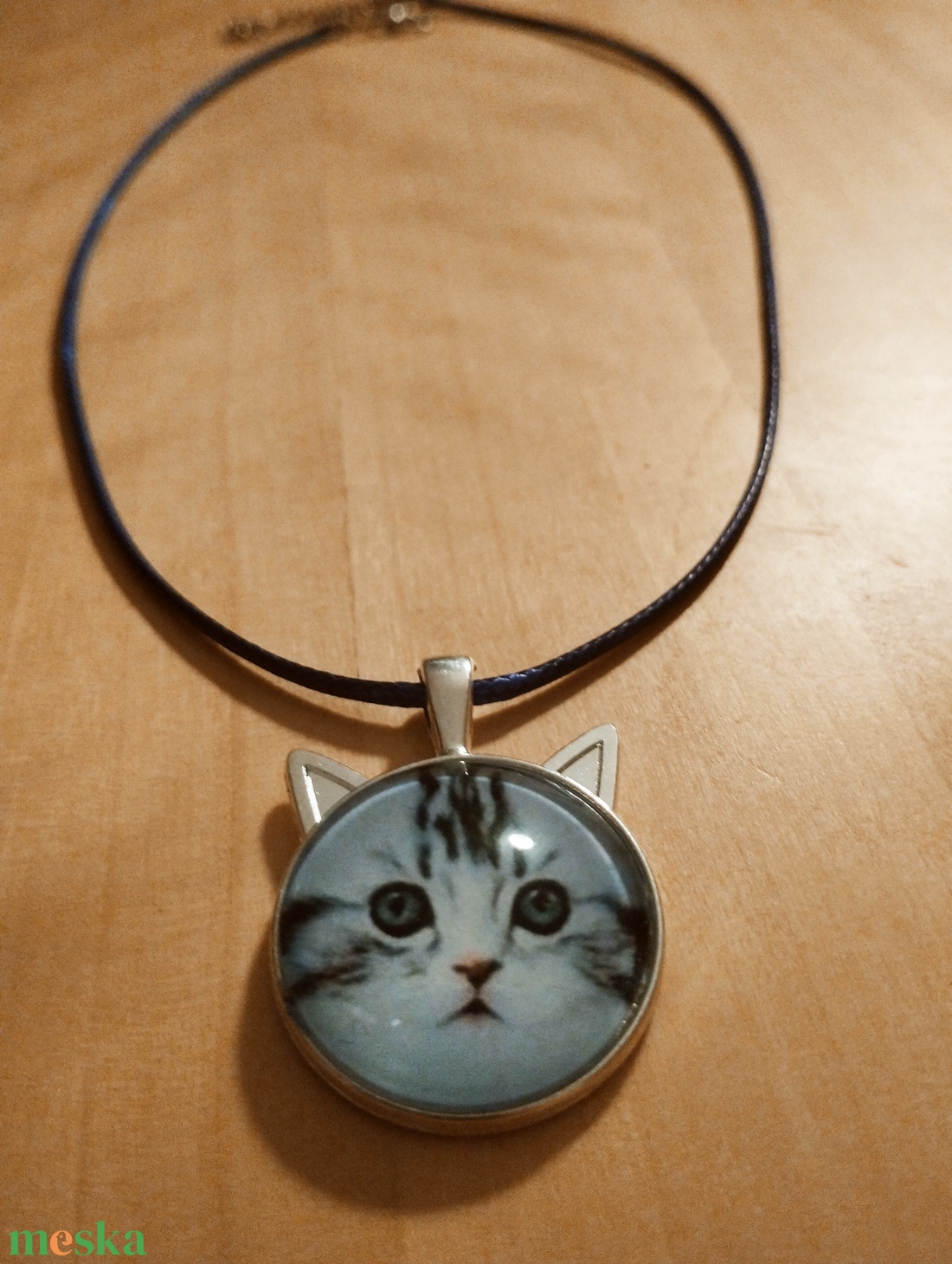 Cicás üveg lencsés nyaklánc  - ékszer - nyaklánc - medál - Meska.hu