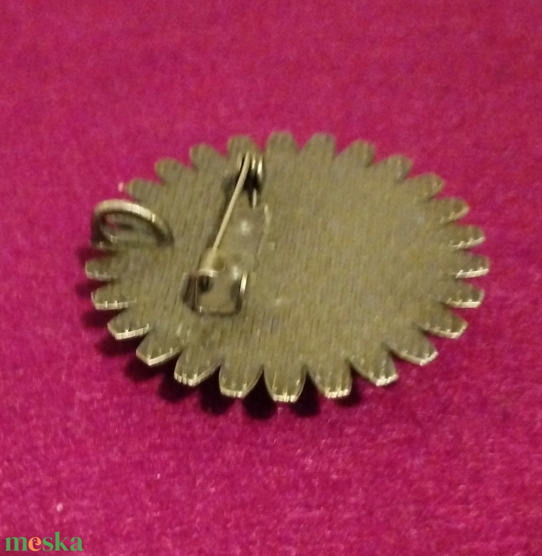 Napraforgós üveg lencsés kitűző - ékszer - kitűző és bross - kitűző - Meska.hu Napraforgós üveg lencsés kitűző - ékszer - kitűző és bross - kitűző - Meska.hu