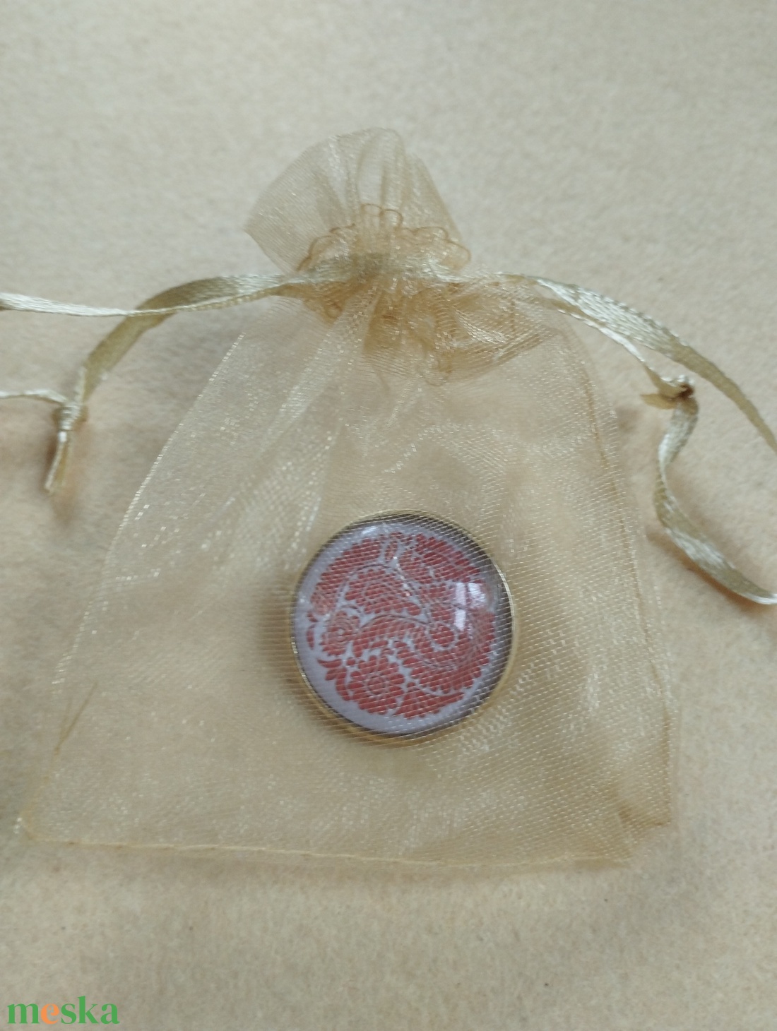 Kitűző népi motívummal - ékszer - kitűző és bross - kitűző - Meska.hu Kitűző népi motívummal - ékszer - kitűző és bross - kitűző - Meska.hu