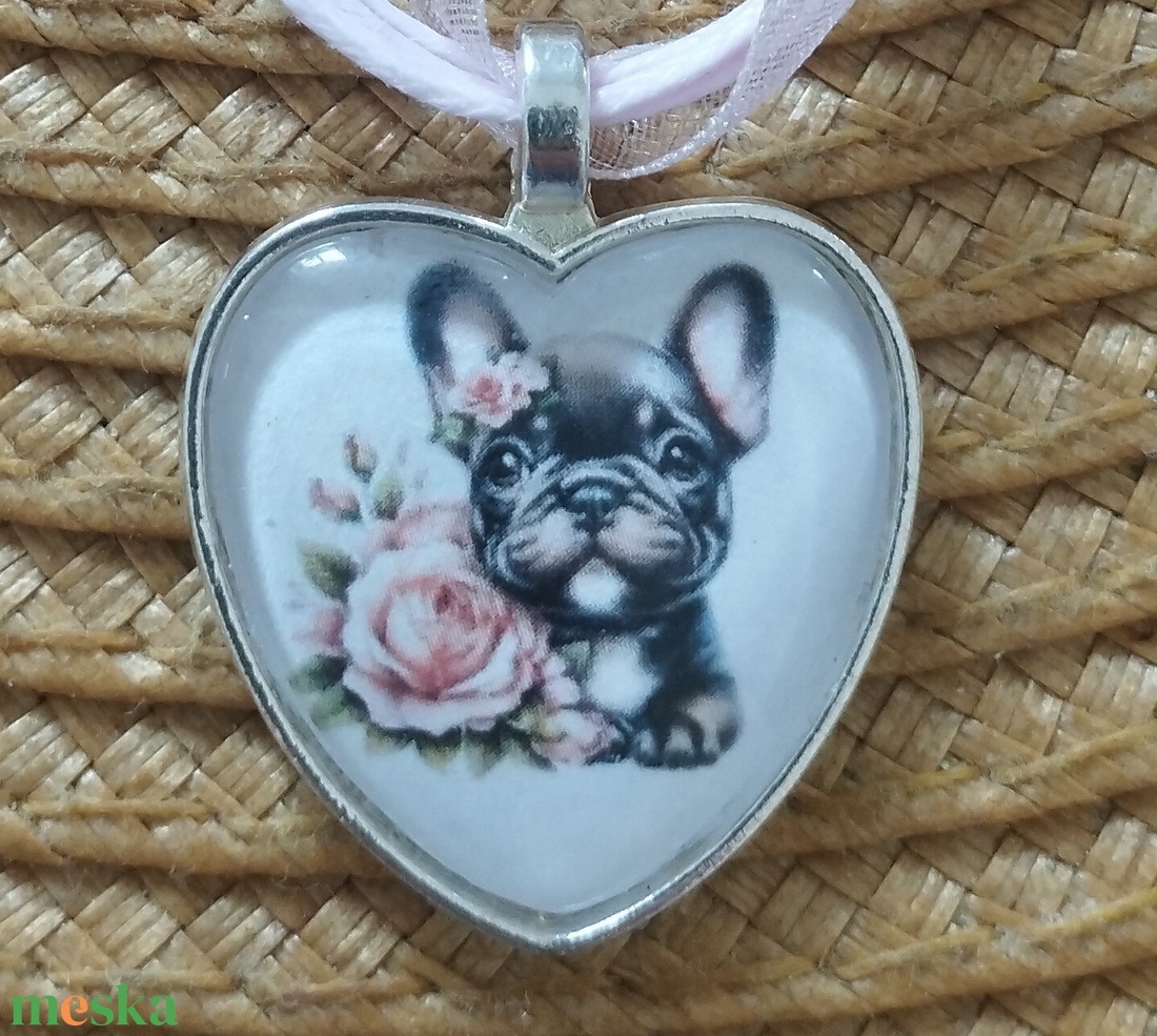 Üveg lencsés nyaklánc francia bulldog kutyussal - ékszer - nyaklánc - medálos nyaklánc - Meska.hu Üveg lencsés nyaklánc francia bulldog kutyussal - ékszer - nyaklánc - medálos nyaklánc - Meska.hu
