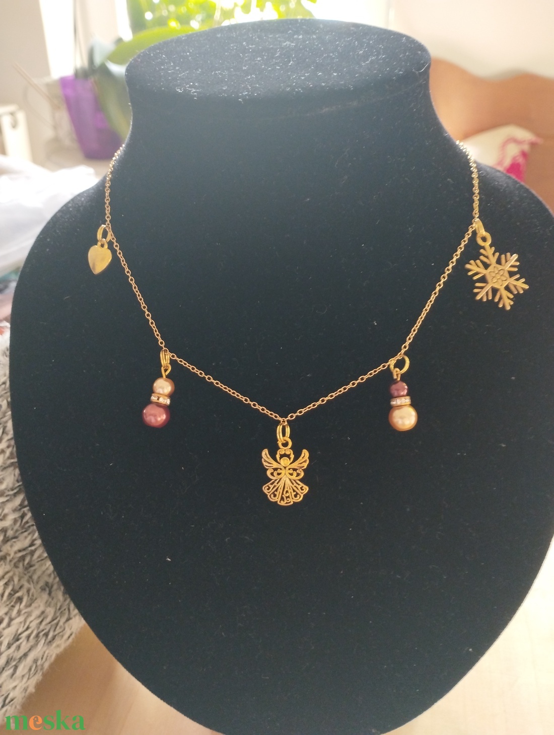 Angyal medálos karácsonyi nyaklánc hópihe és angyalszárny charmmal  - ékszer - nyaklánc - medál - Meska.hu Angyal medálos karácsonyi nyaklánc hópihe és angyalszárny charmmal  - ékszer - nyaklánc - medál - Meska.hu