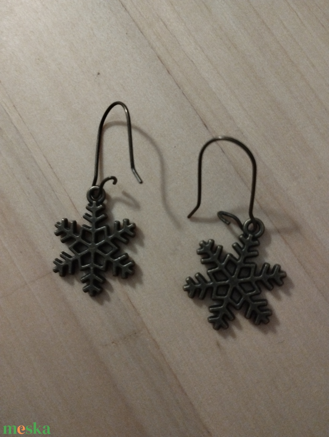 fülbevaló hópihe fityegővel  - ékszer - fülbevaló - fülékszer - Meska.hu