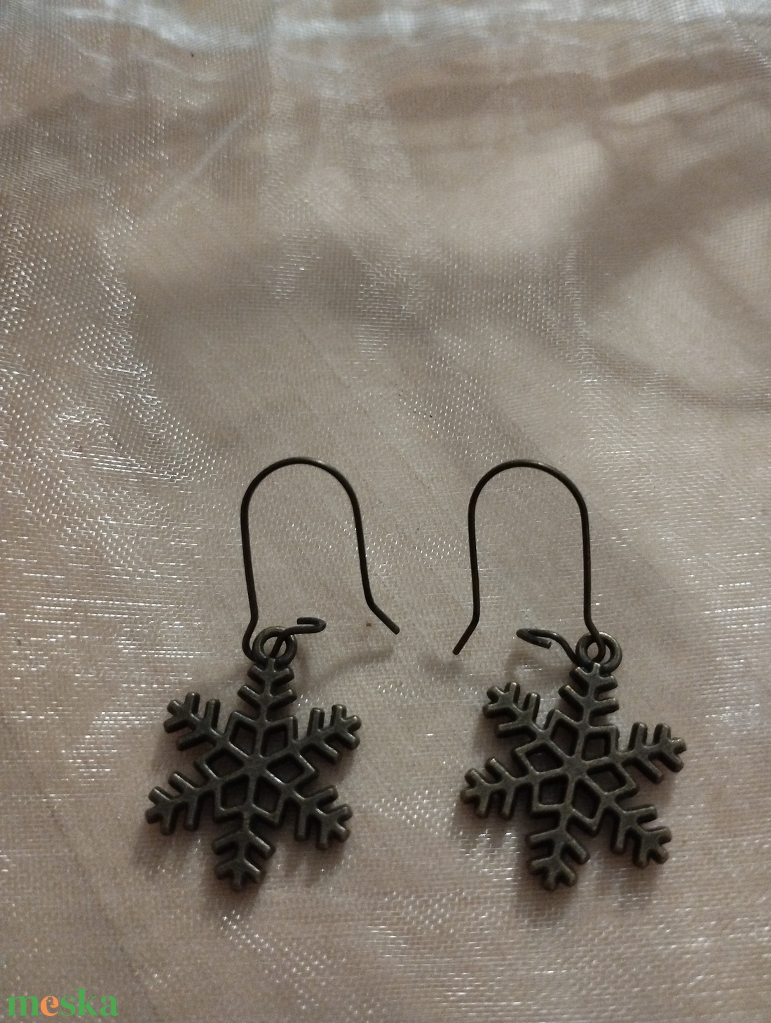 fülbevaló hópihe fityegővel  - ékszer - fülbevaló - fülékszer - Meska.hu