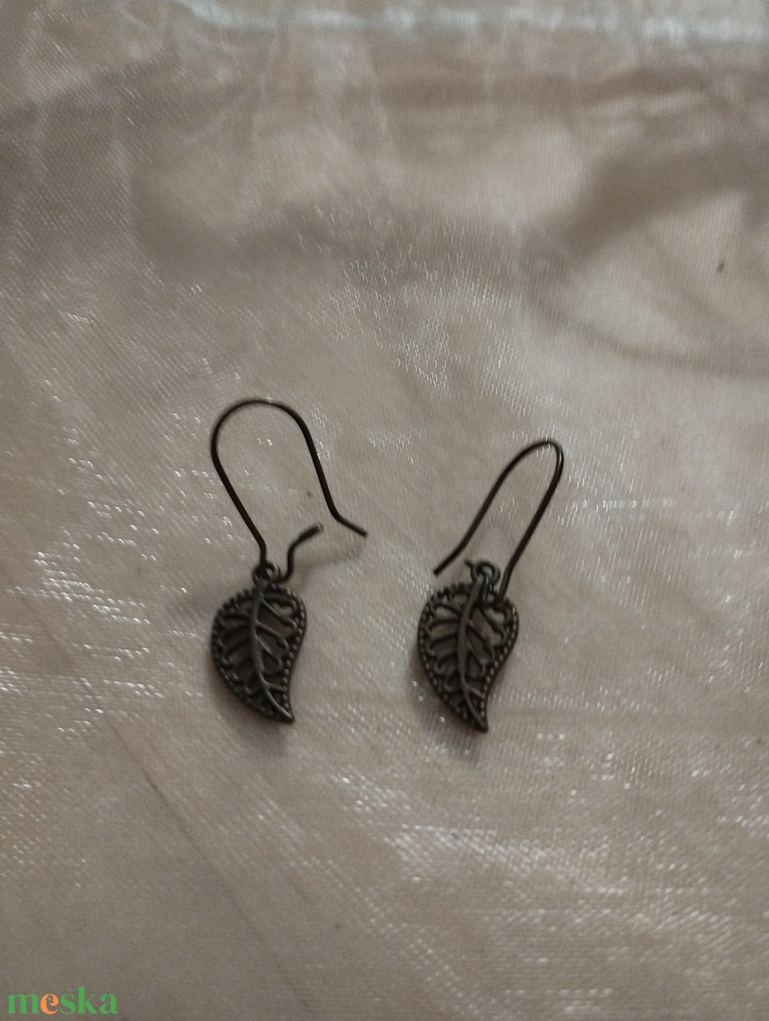 fülbevaló levélke fityegővel  - ékszer - fülbevaló - fülékszer - Meska.hu