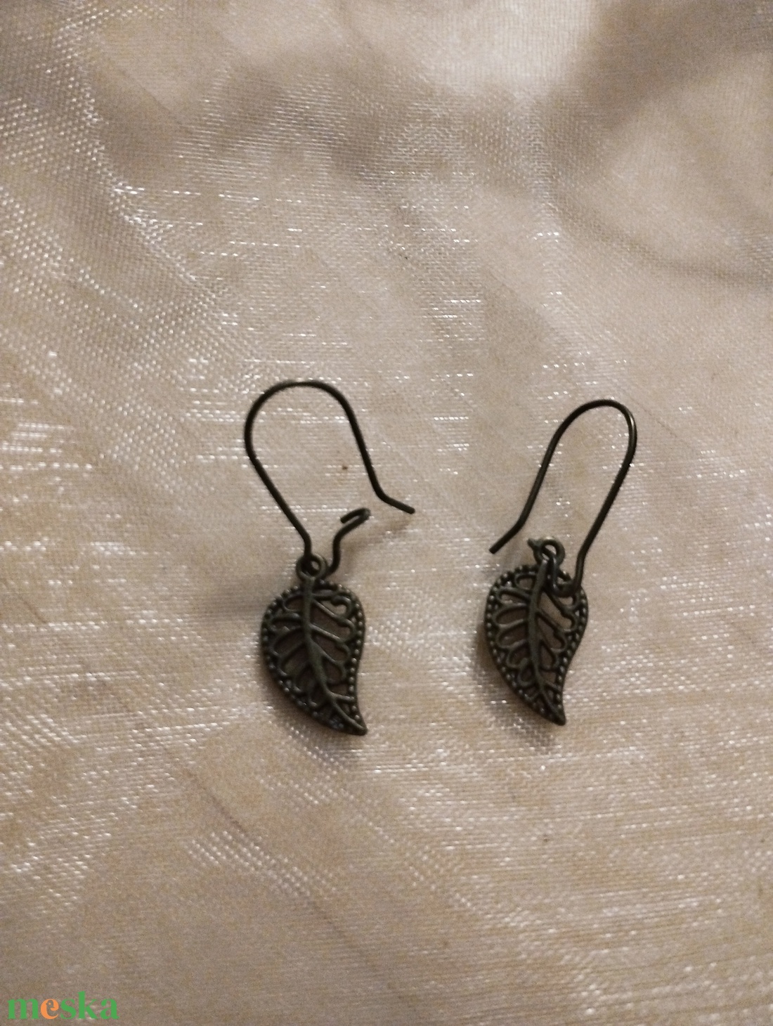 fülbevaló levélke fityegővel  - ékszer - fülbevaló - fülékszer - Meska.hu