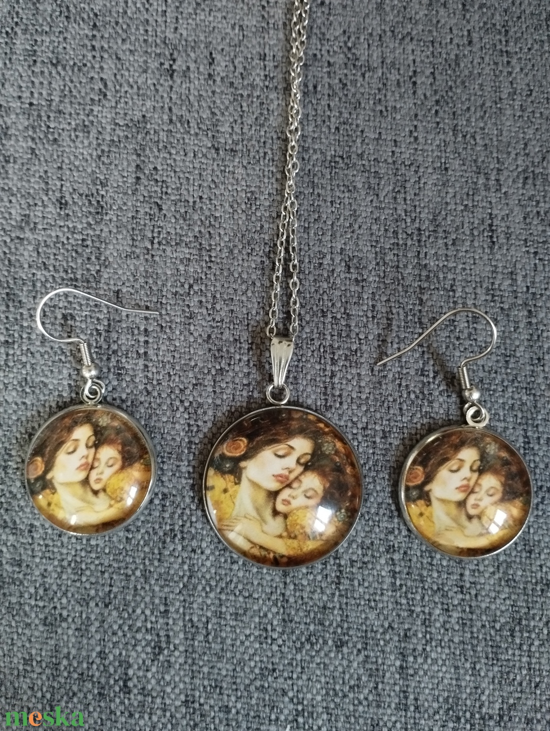 Gustav Klimt ihlette üveg lencsés, orvosi acél nyaklánc és fülbevaló szett - ékszer - nyaklánc - medálos nyaklánc - Meska.hu Gustav Klimt ihlette üveg lencsés, orvosi acél nyaklánc és fülbevaló szett - ékszer - nyaklánc - medálos nyaklánc - Meska.hu