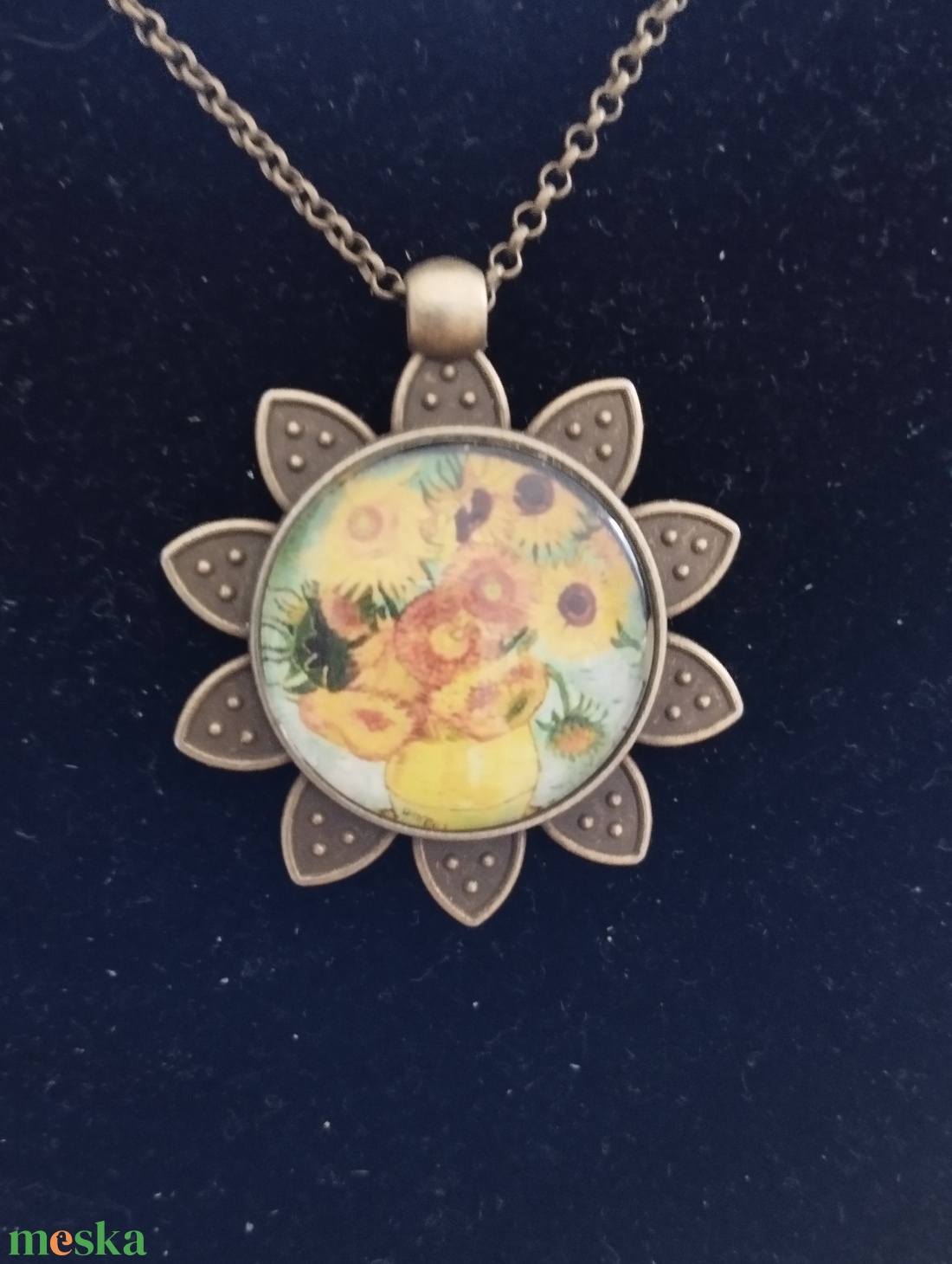 Üveg lencsés, orvosi acél nyaklánc Van Gogh : Napraforgókmotívummal - ékszer - nyaklánc - medálos nyaklánc - Meska.hu Üveg lencsés, orvosi acél nyaklánc Van Gogh : Napraforgókmotívummal - ékszer - nyaklánc - medálos nyaklánc - Meska.hu