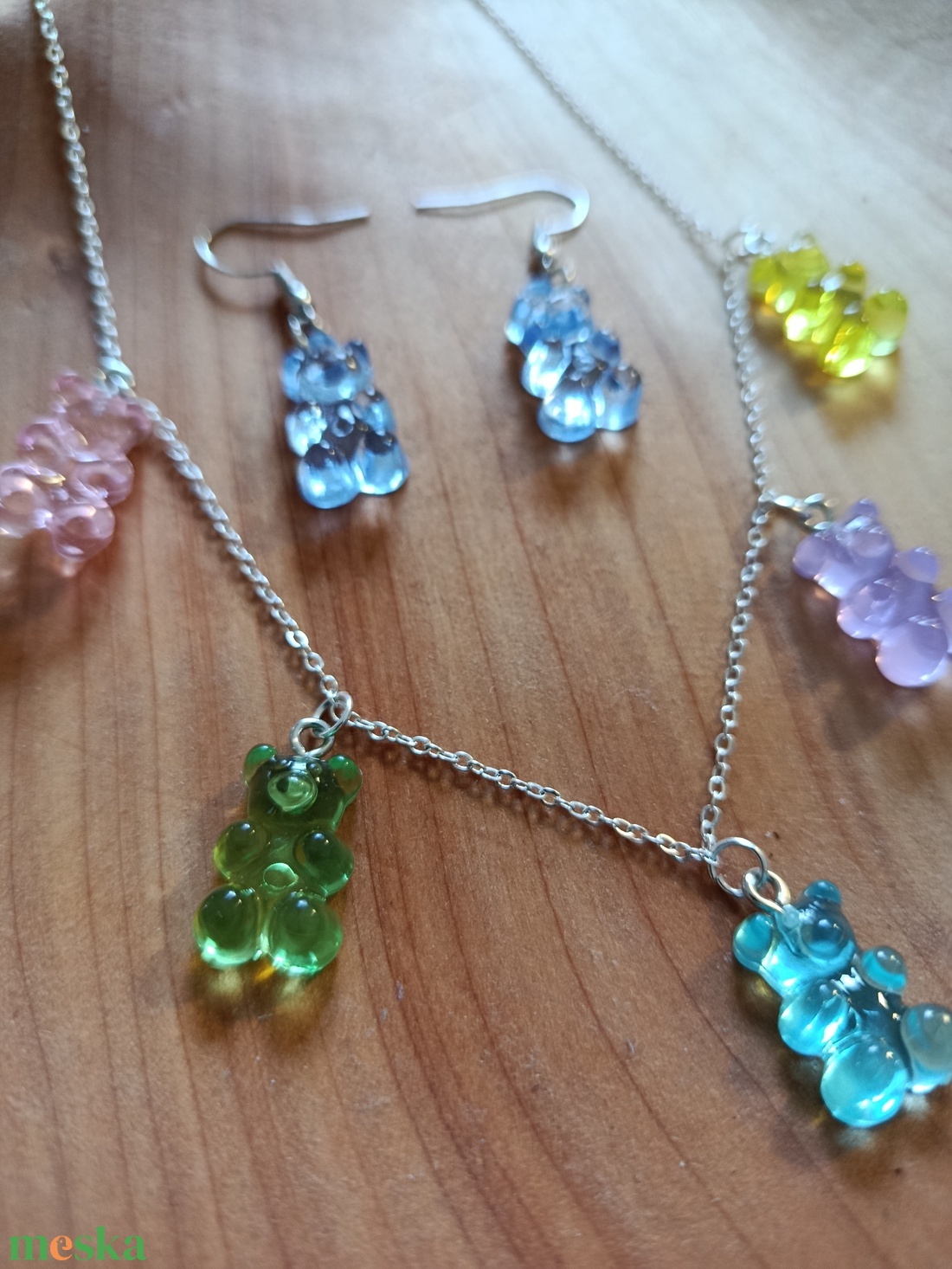 Gumimacis nyaklánc fülbevalóval  - ékszer - nyaklánc - medálos nyaklánc - Meska.hu