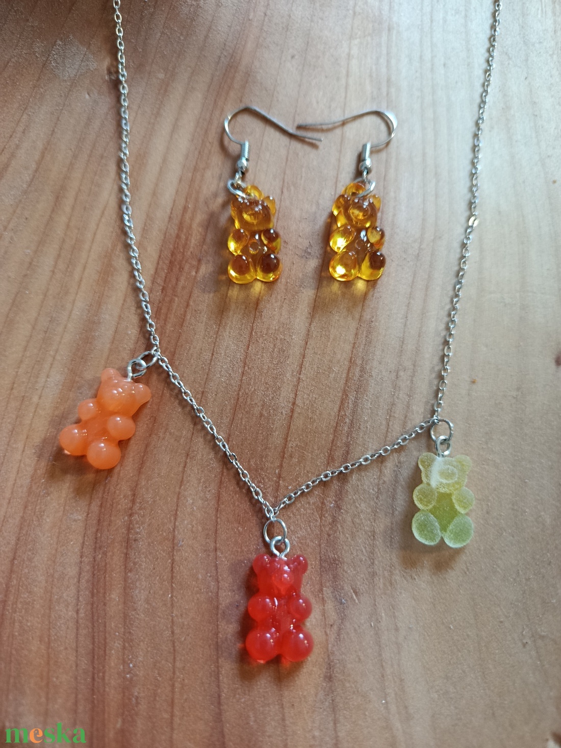 Gumimacis nyaklánc fülbevalóval  - ékszer - nyaklánc - medálos nyaklánc - Meska.hu