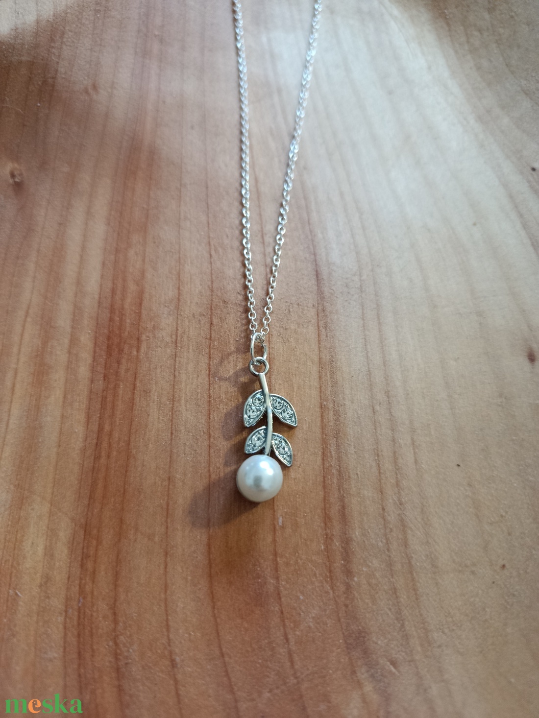 Leveles , strasszos, teklás nyaklánc   - ékszer - nyaklánc - medálos nyaklánc - Meska.hu