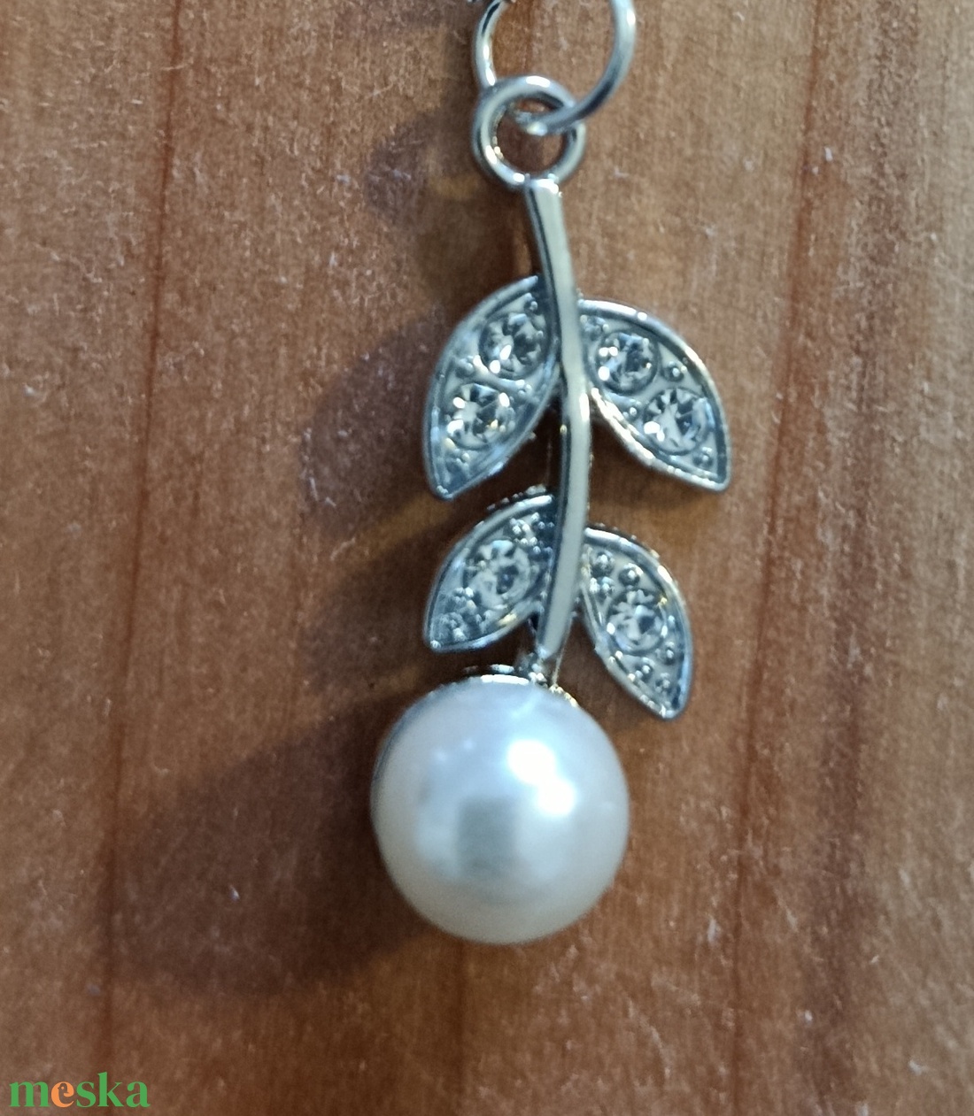 Leveles , strasszos, teklás nyaklánc   - ékszer - nyaklánc - medálos nyaklánc - Meska.hu