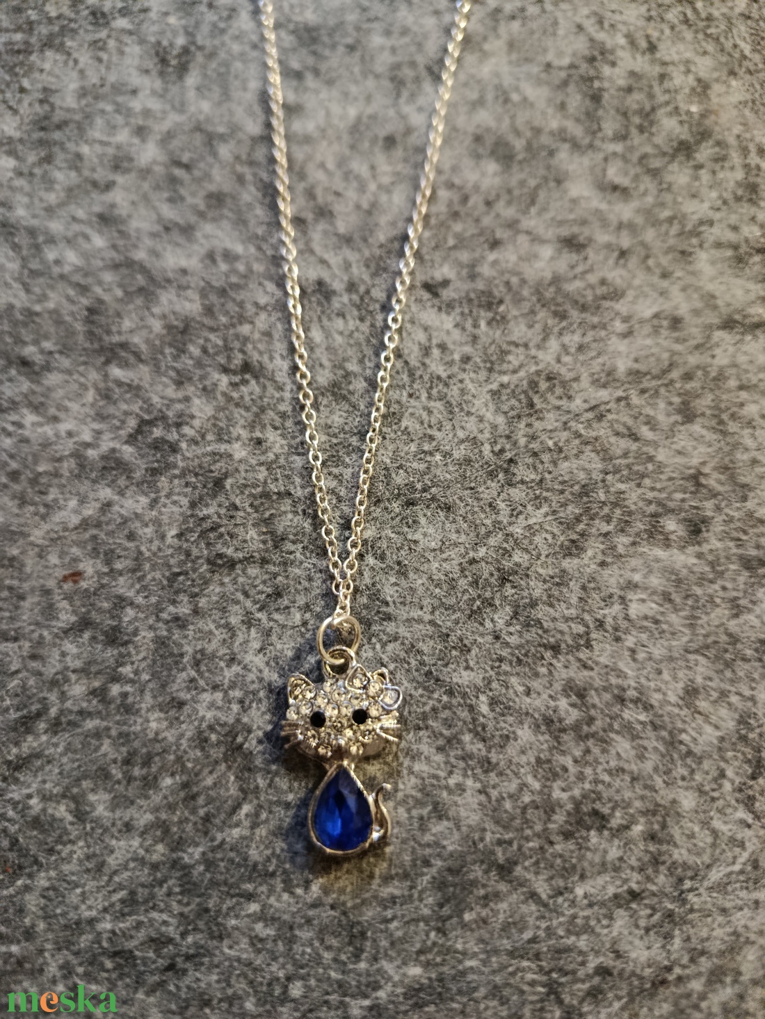 Cicás strasszos nyaklánc   - ékszer - nyaklánc - medálos nyaklánc - Meska.hu