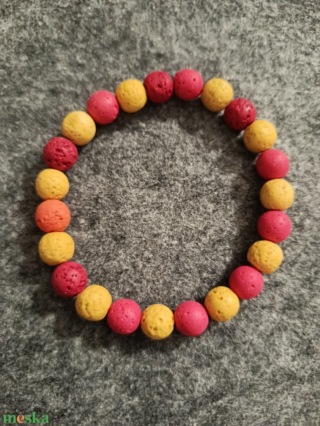 Láva kő gyöngy karkötő  - ékszer - karkötő - gyöngyös karkötő - Meska.hu