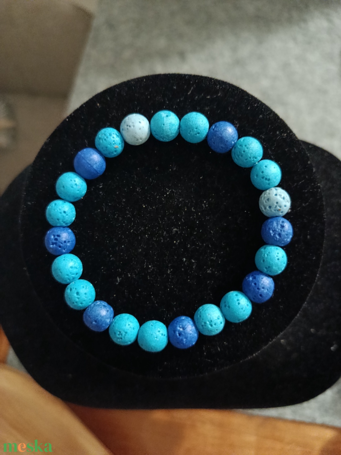 Láva kő gyöngy karkötő  - ékszer - karkötő - gyöngyös karkötő - Meska.hu