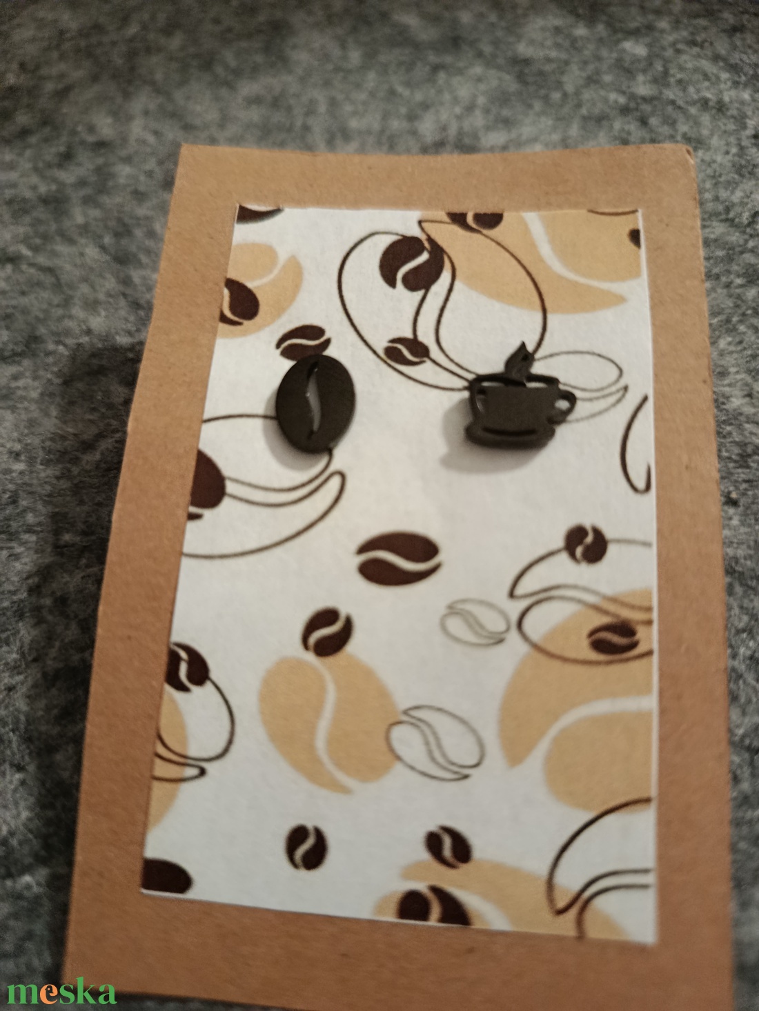 Kávé témájú orvosi acél fülbevaló  - ékszer - fülbevaló - lógó fülbevaló - Meska.hu